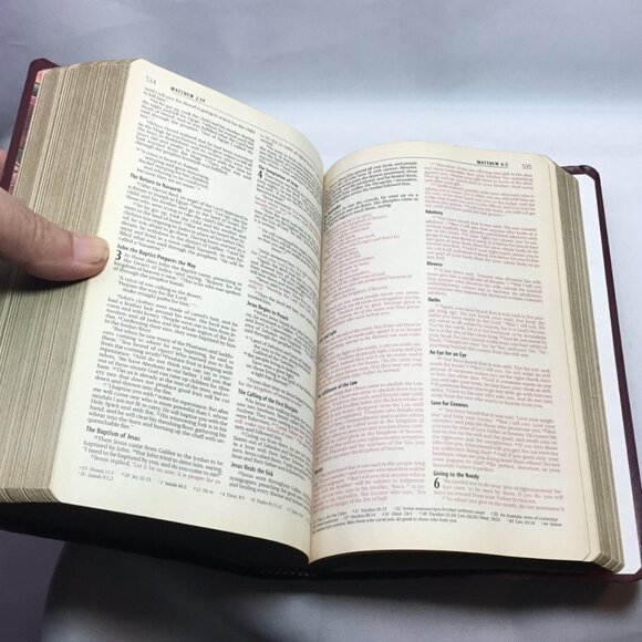 KJV Holy Bible: Gift and Award, Black Leather-Look, Red Letter 2001 - Picture 12 of 13